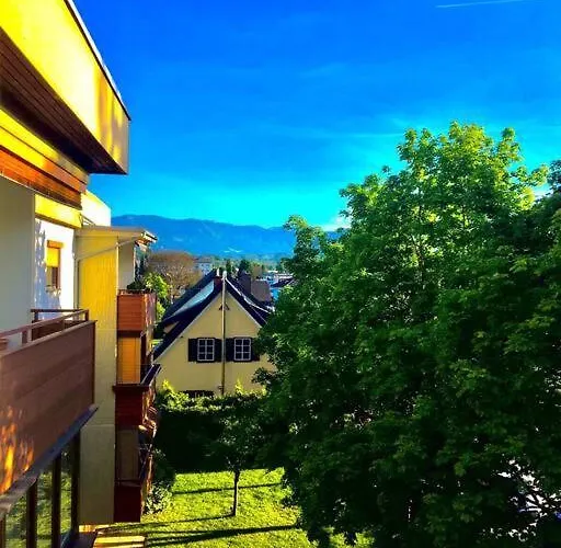 Ruhige Naehe Woerthersee